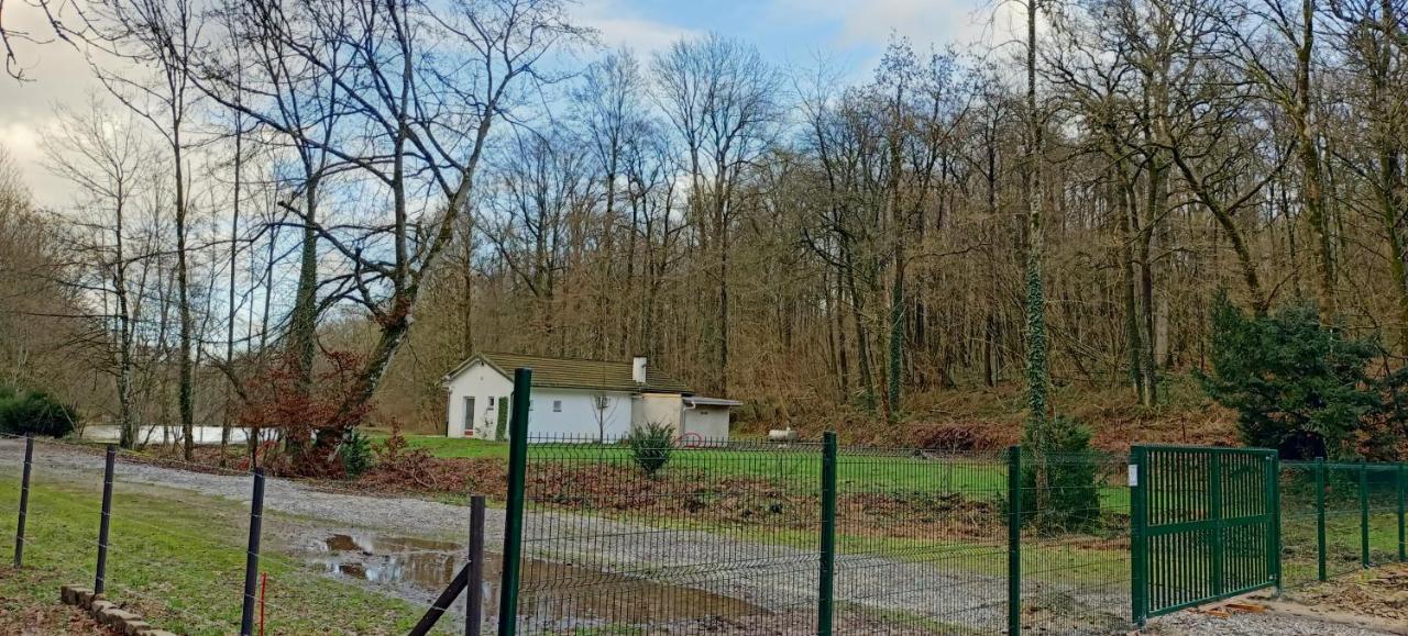 Deux Etangs Poissonneux Au Milieu Des Bois Avec Gite Moderne, La Halte Des Deux Lacs Rosée Dış mekan fotoğraf